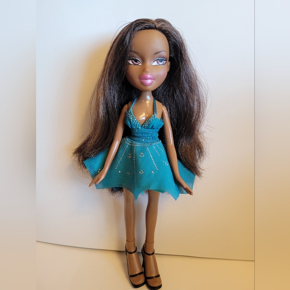Bratz Passion 4 Fashion Sasha Doll First Edition MGA - Picture 1 of 3